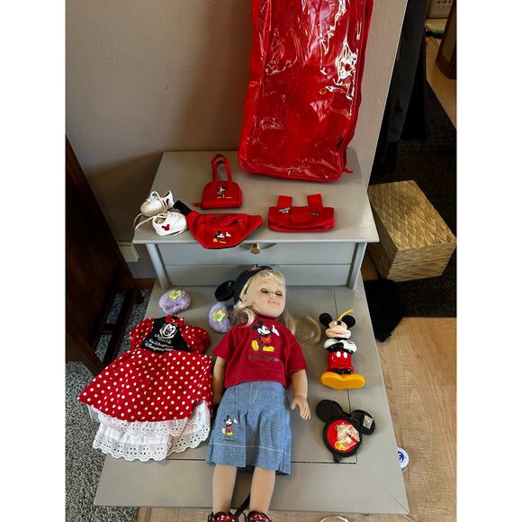Disney Doll and accessories H18” - Picture 3 of 6